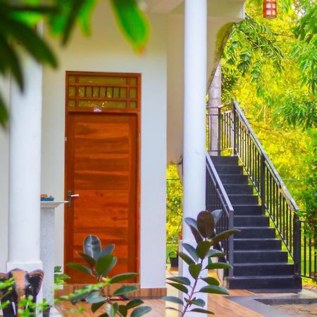 Yala Safari River View Hotel ティッサマハーラーマ エクステリア 写真