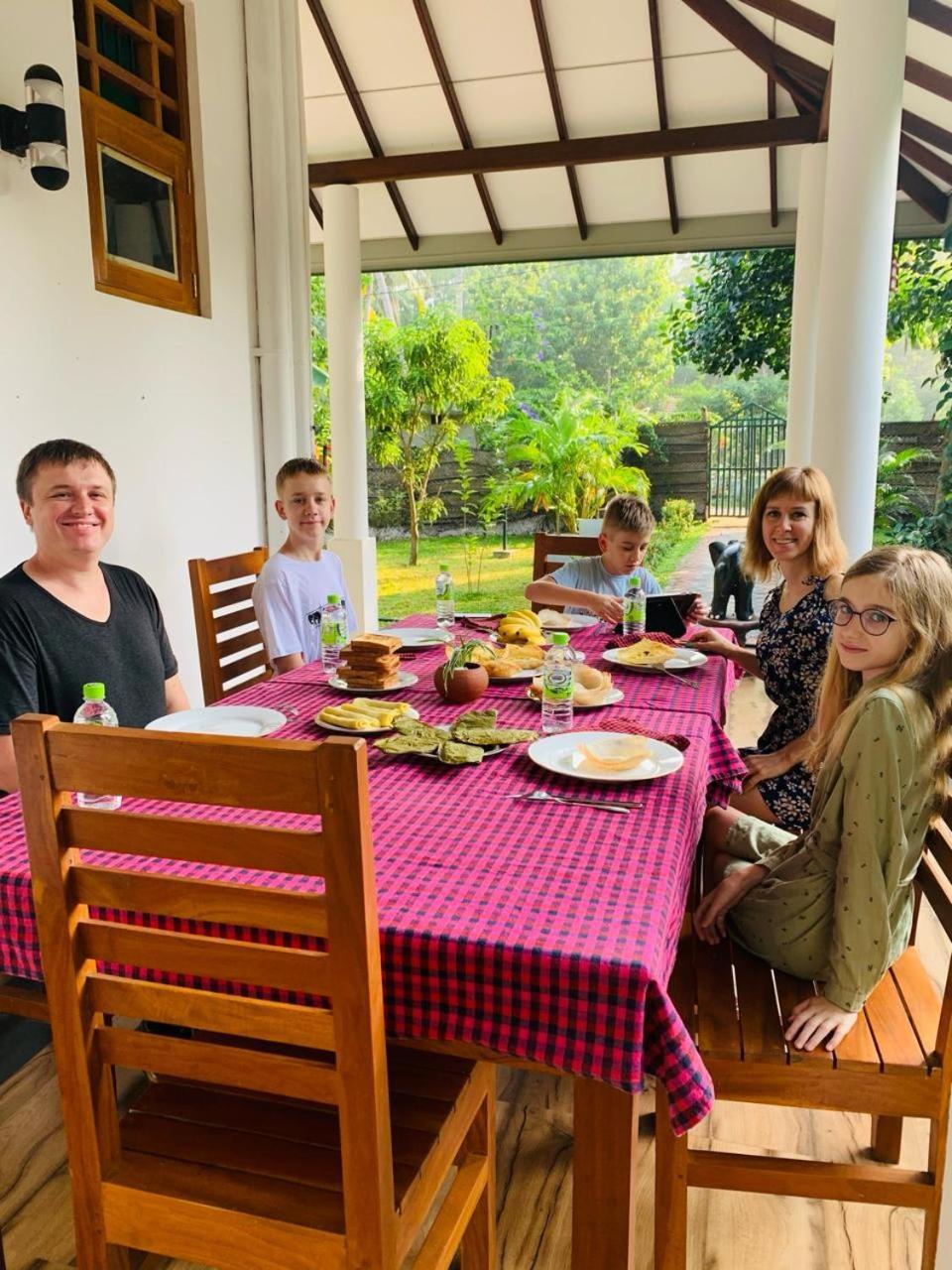 Yala Safari River View Hotel ティッサマハーラーマ エクステリア 写真