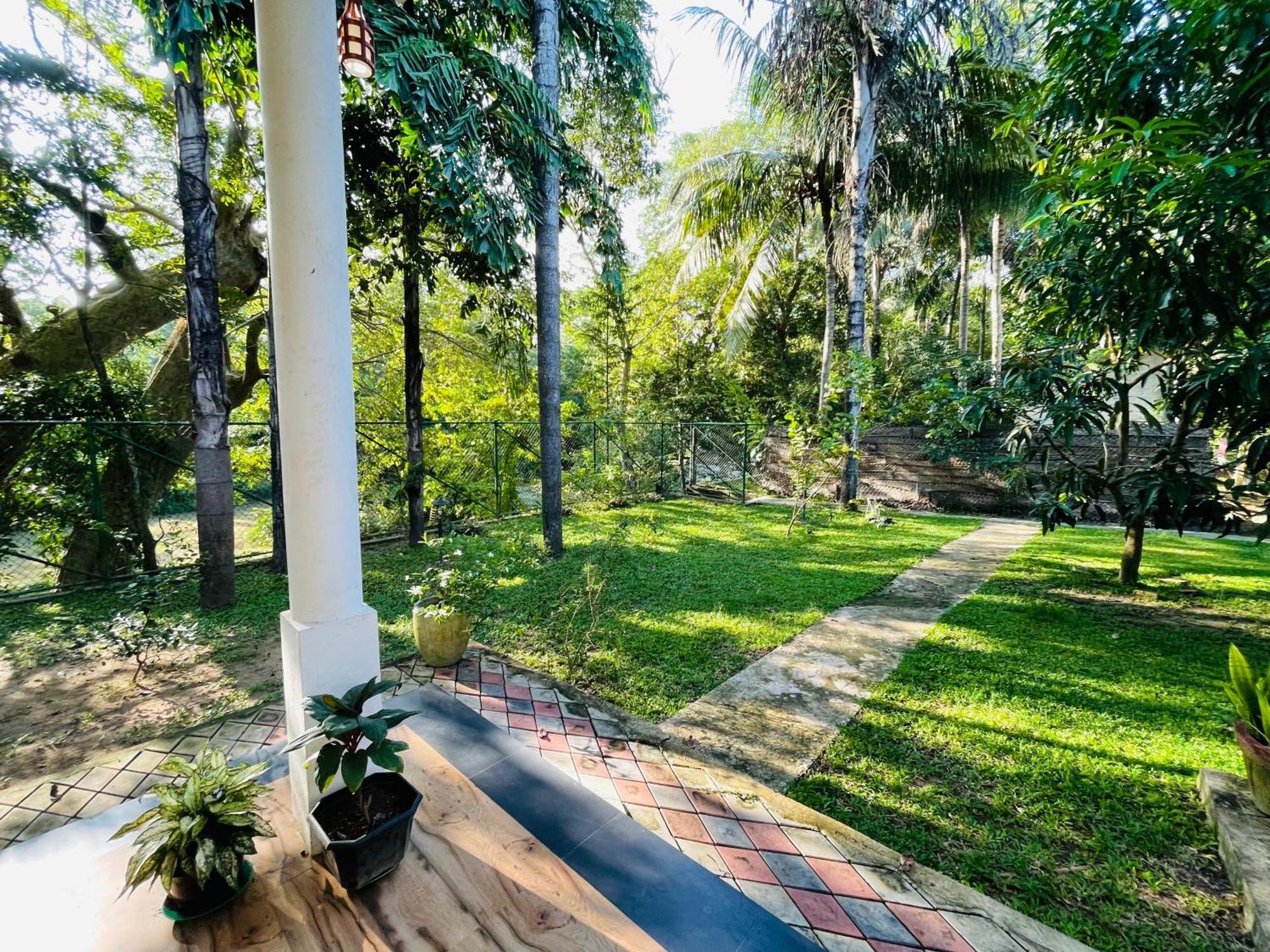 Yala Safari River View Hotel ティッサマハーラーマ エクステリア 写真