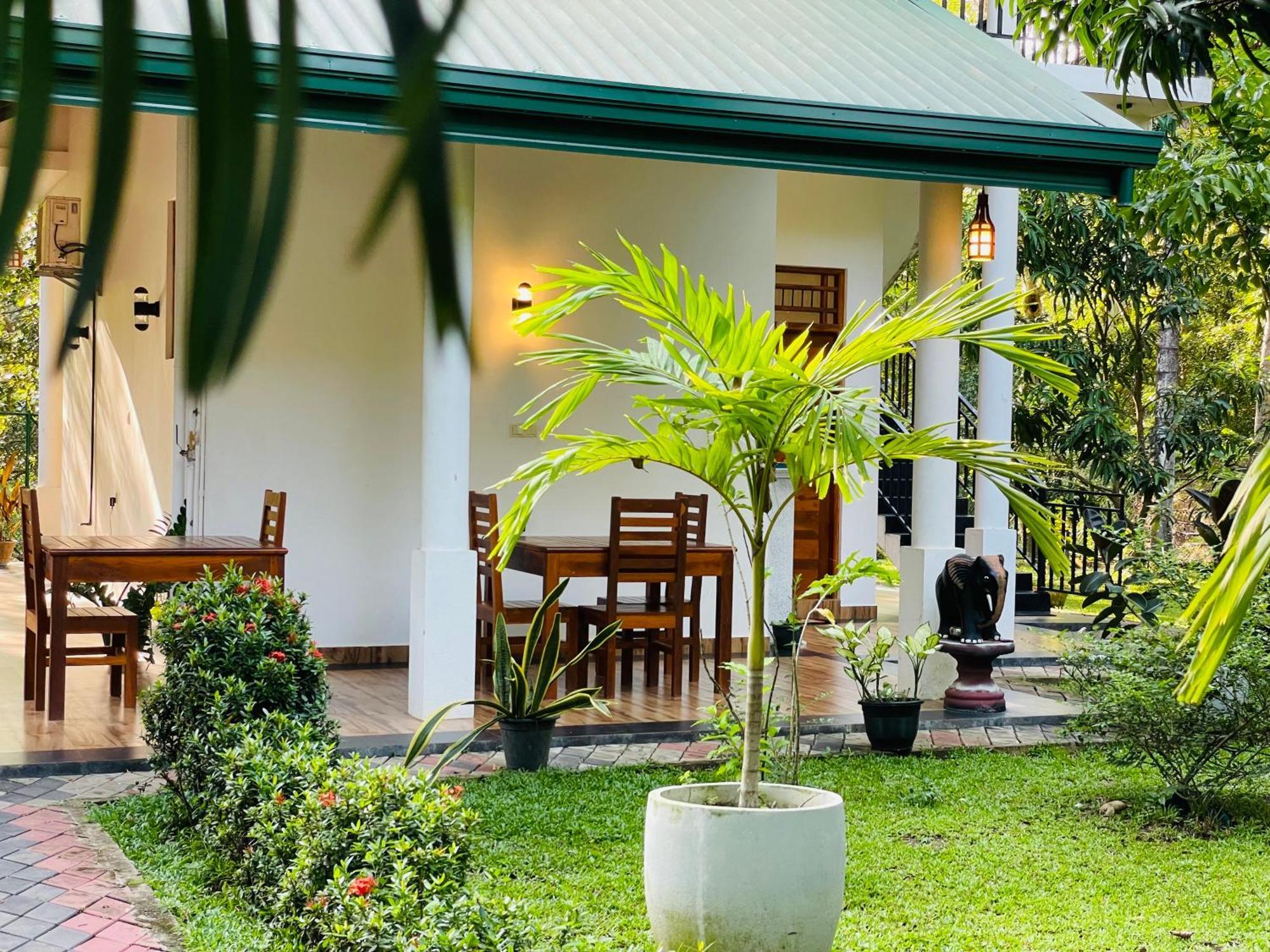 Yala Safari River View Hotel ティッサマハーラーマ エクステリア 写真