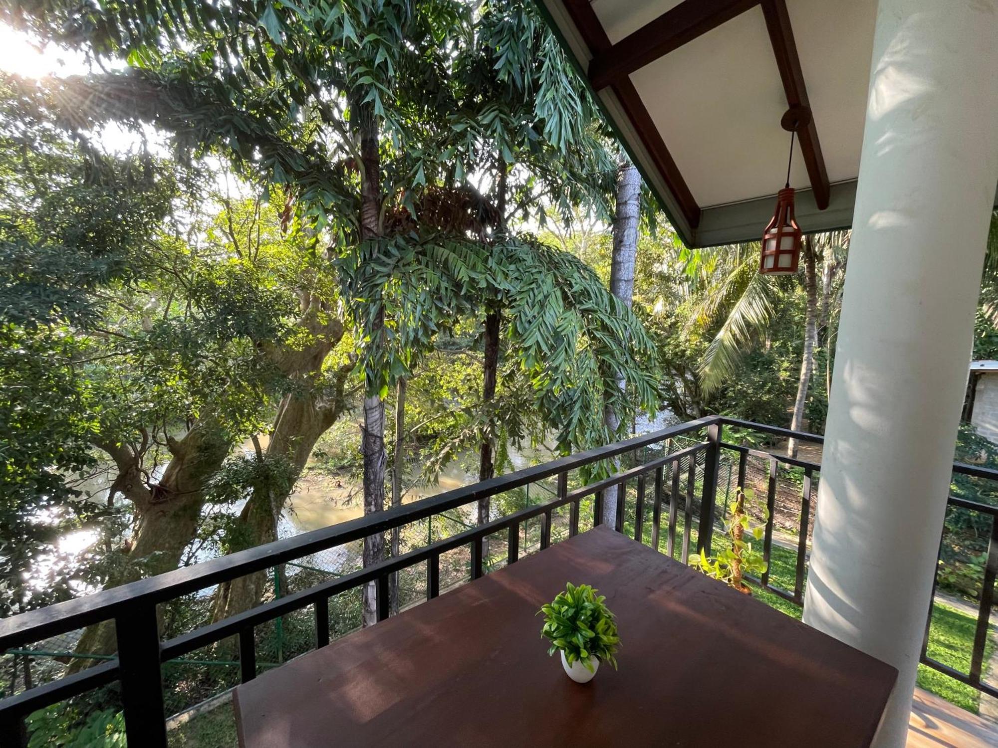 Yala Safari River View Hotel ティッサマハーラーマ エクステリア 写真