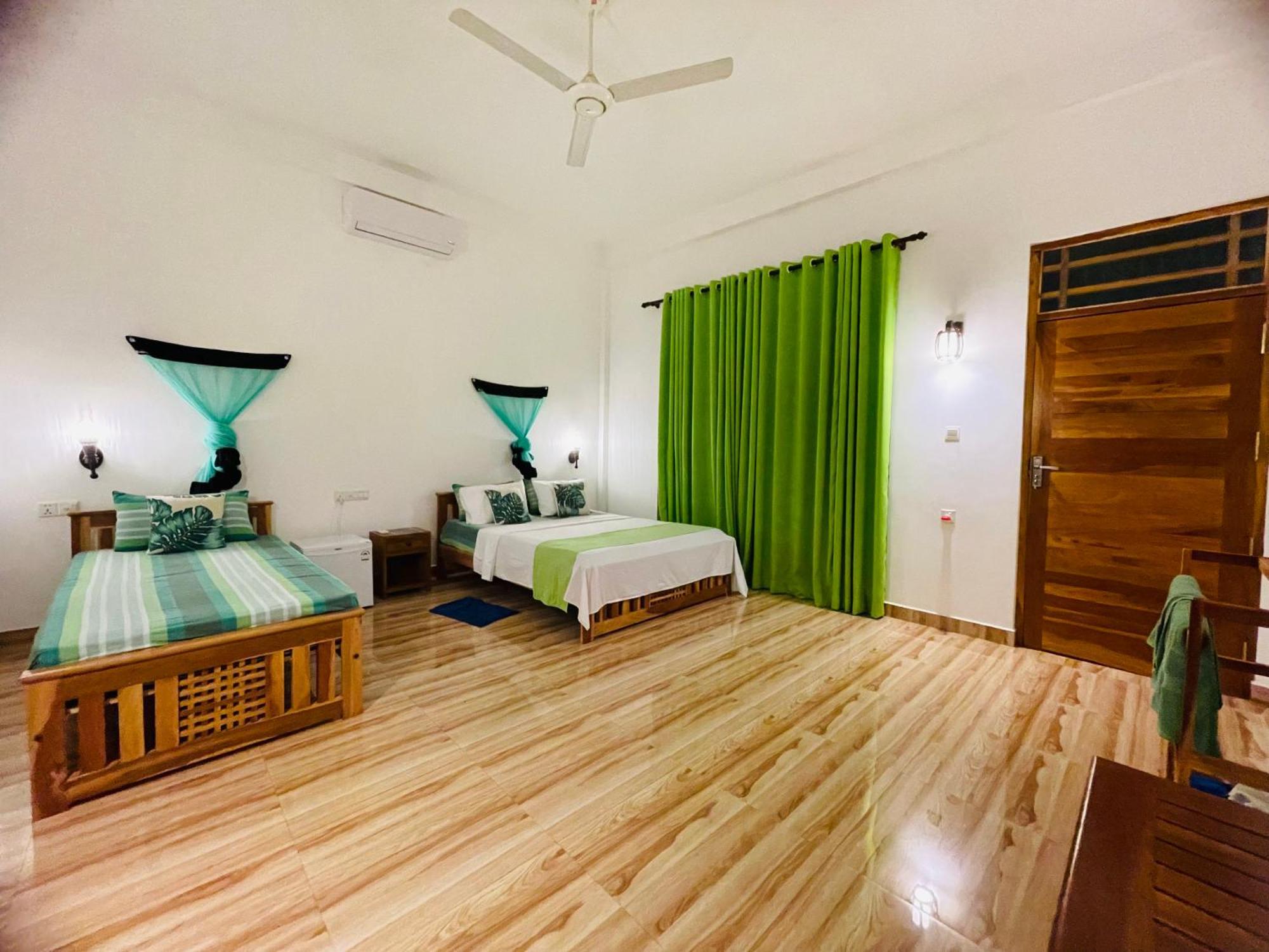 Yala Safari River View Hotel ティッサマハーラーマ エクステリア 写真