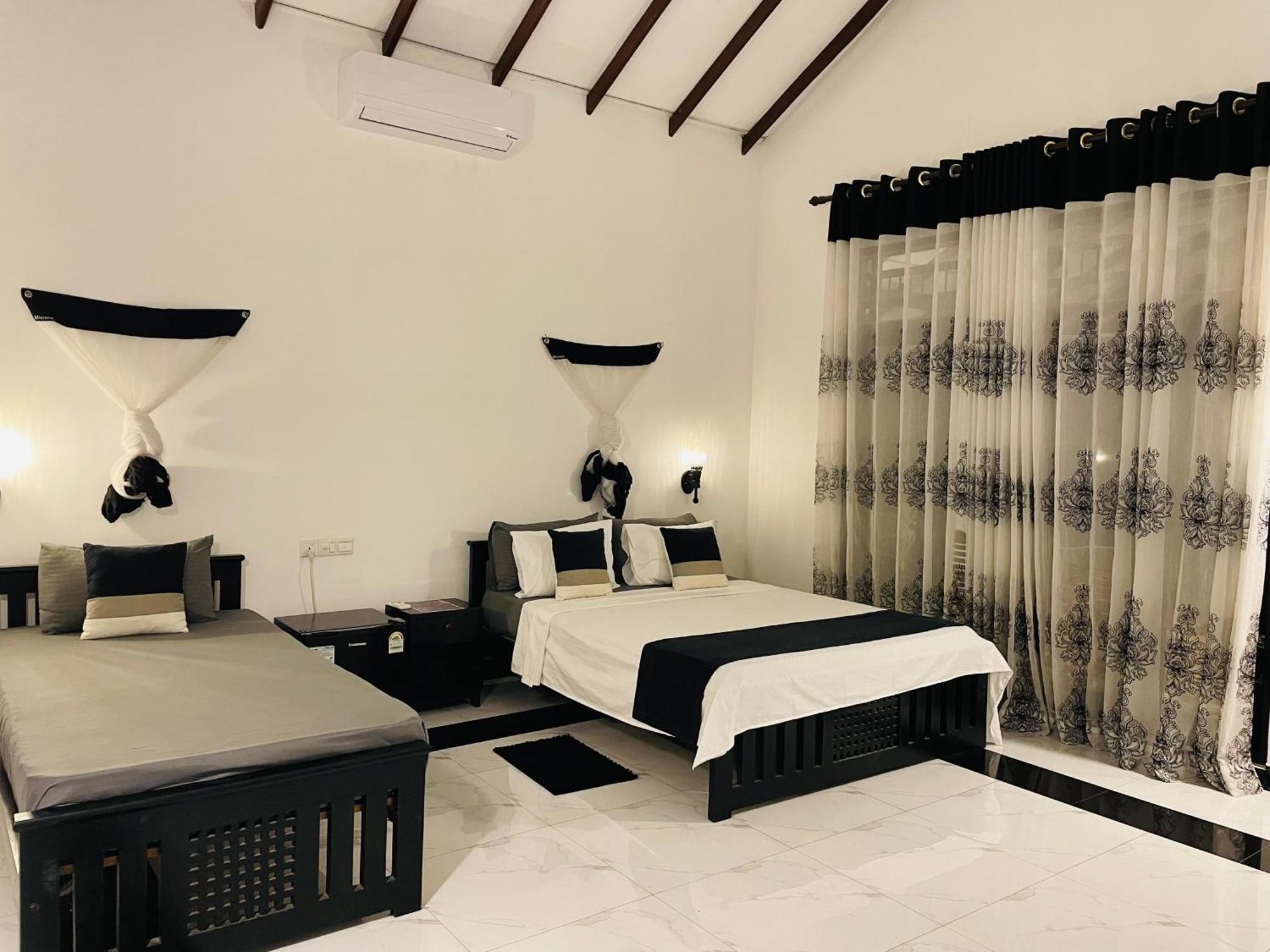 Yala Safari River View Hotel ティッサマハーラーマ エクステリア 写真
