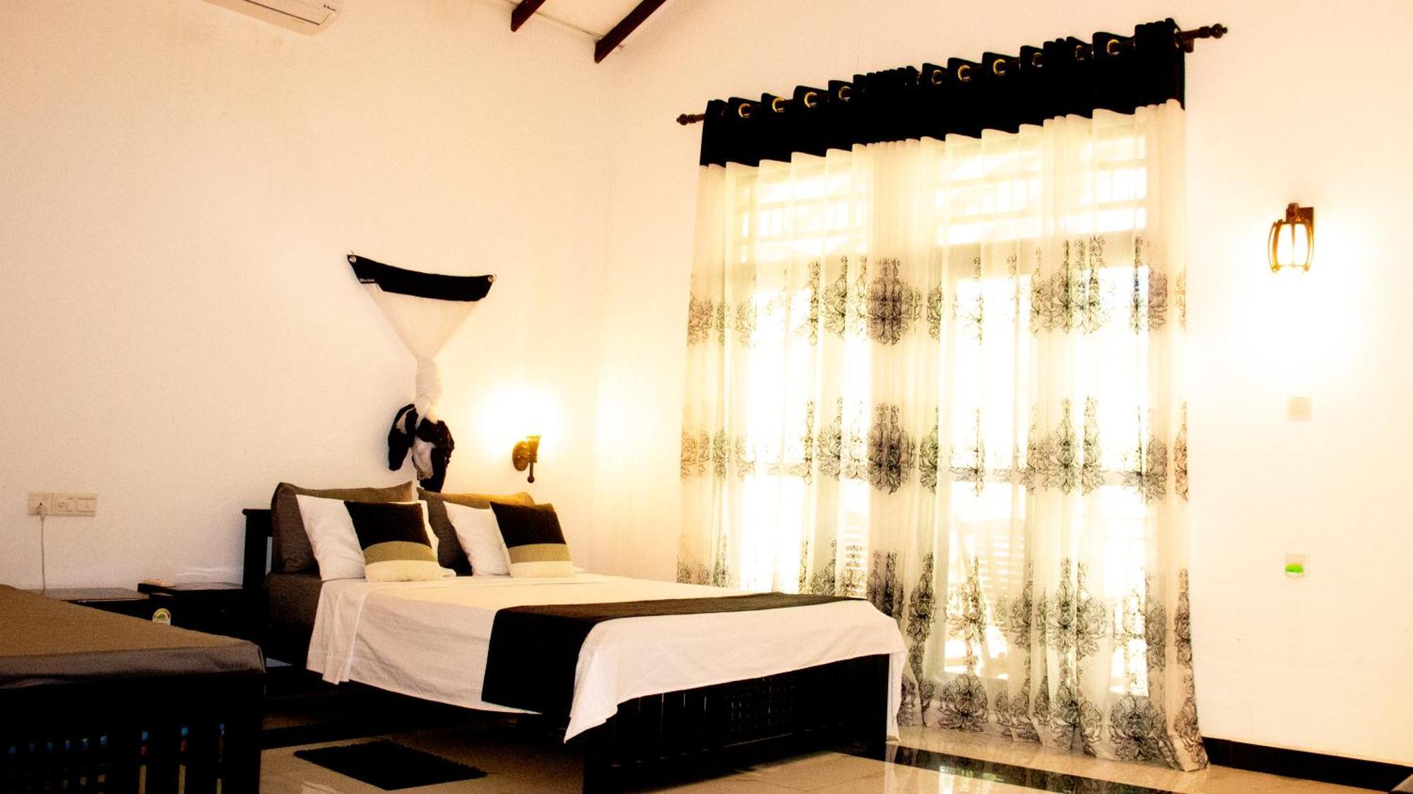 Yala Safari River View Hotel ティッサマハーラーマ エクステリア 写真