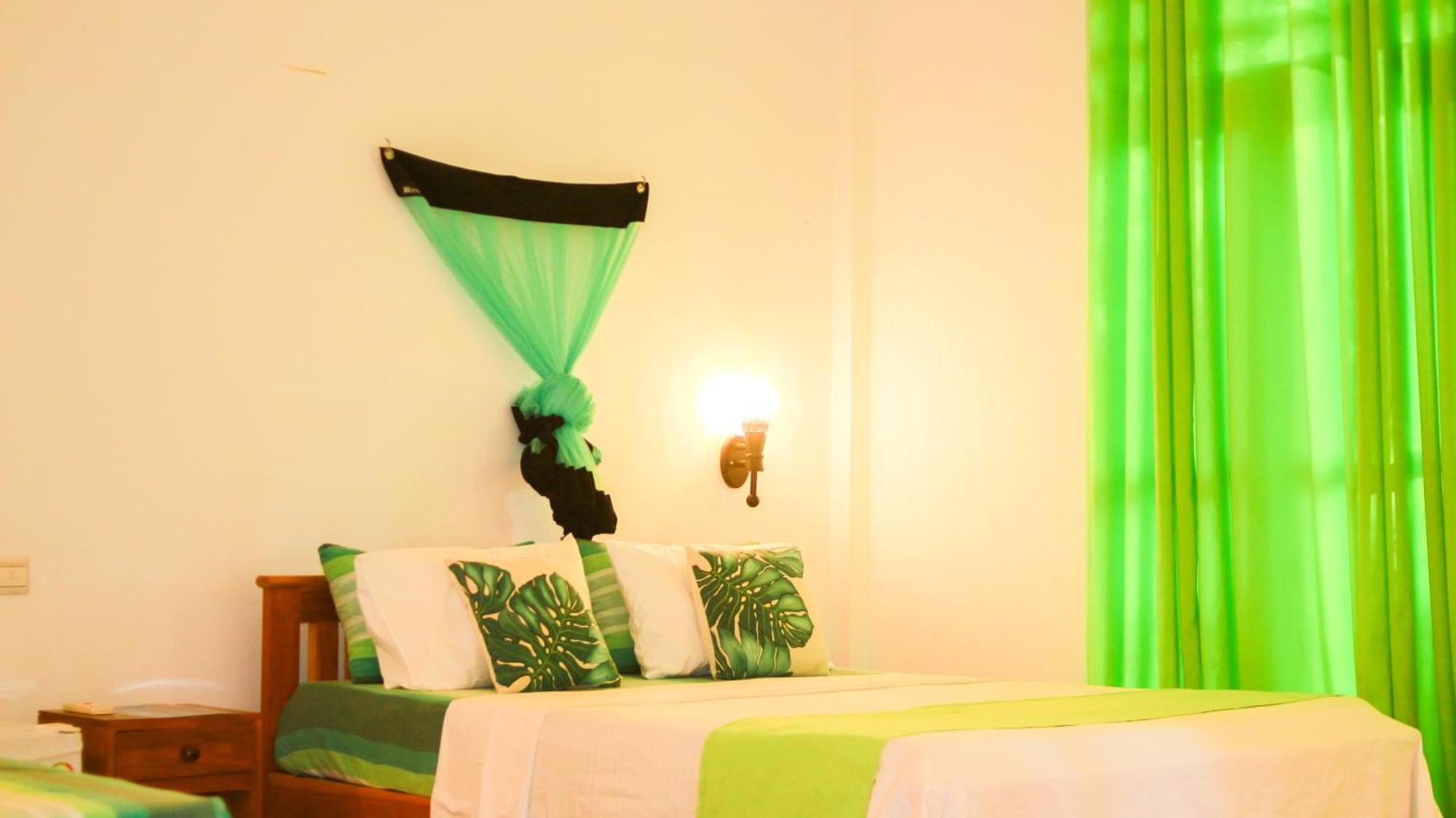 Yala Safari River View Hotel ティッサマハーラーマ エクステリア 写真