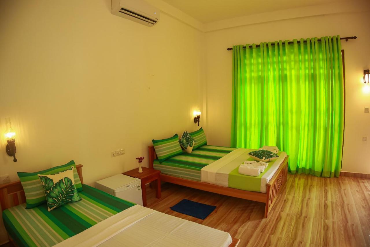 Yala Safari River View Hotel ティッサマハーラーマ エクステリア 写真